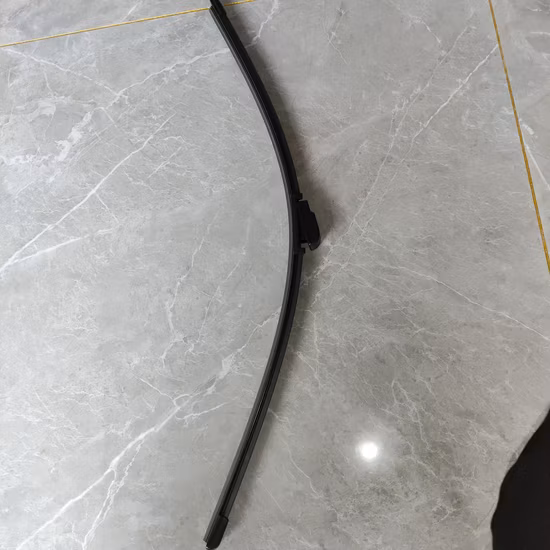 by-112c Balai d'essuie-glace multifonctionnel sans cadre souple avec 10 adaptateurs